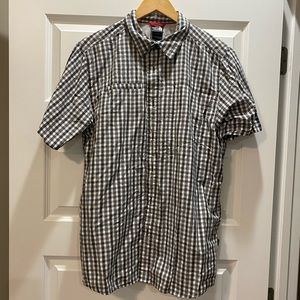 Men’s Northface shirt- in great condition